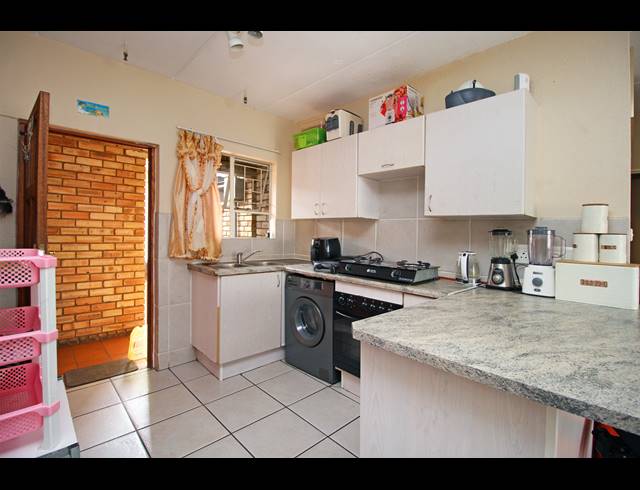 2 BEDROOM APARTMENT FOR SALE IN FAIRLAND
